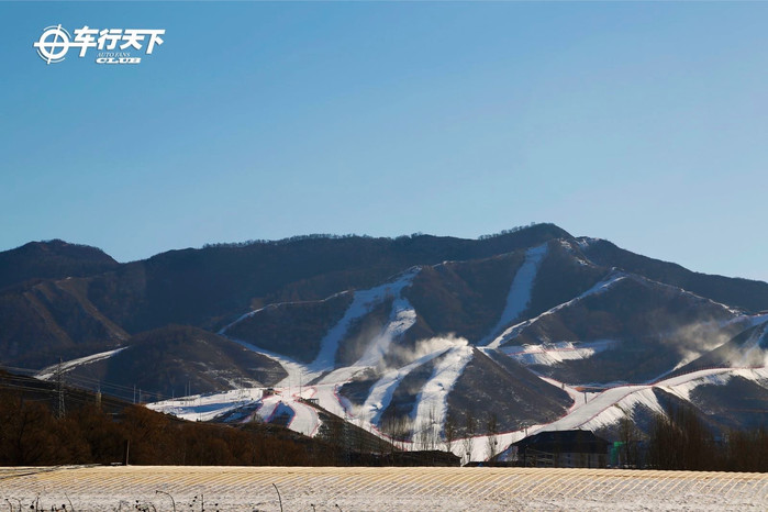 冬季逃離霧霾 草原天路體驗冰雪世界