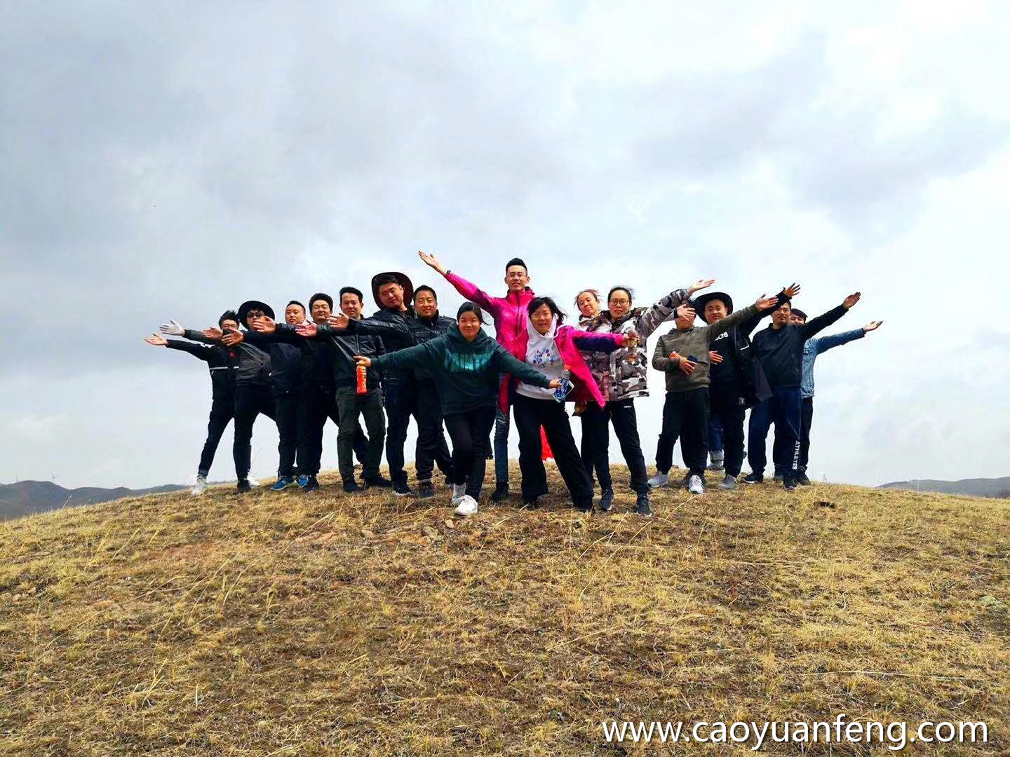 百世店加宋總帶隊(duì)50人壩上團(tuán)建2日游