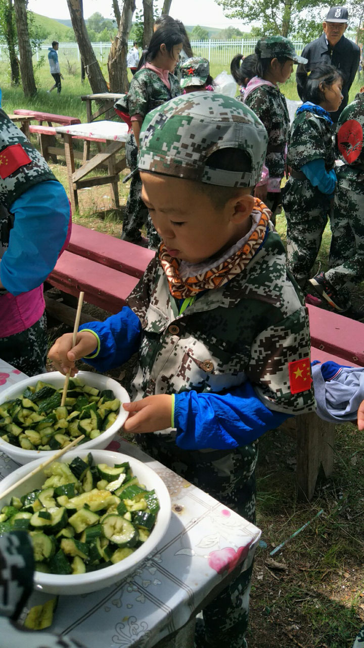 伯文教育草原軍事夏令營(yíng)