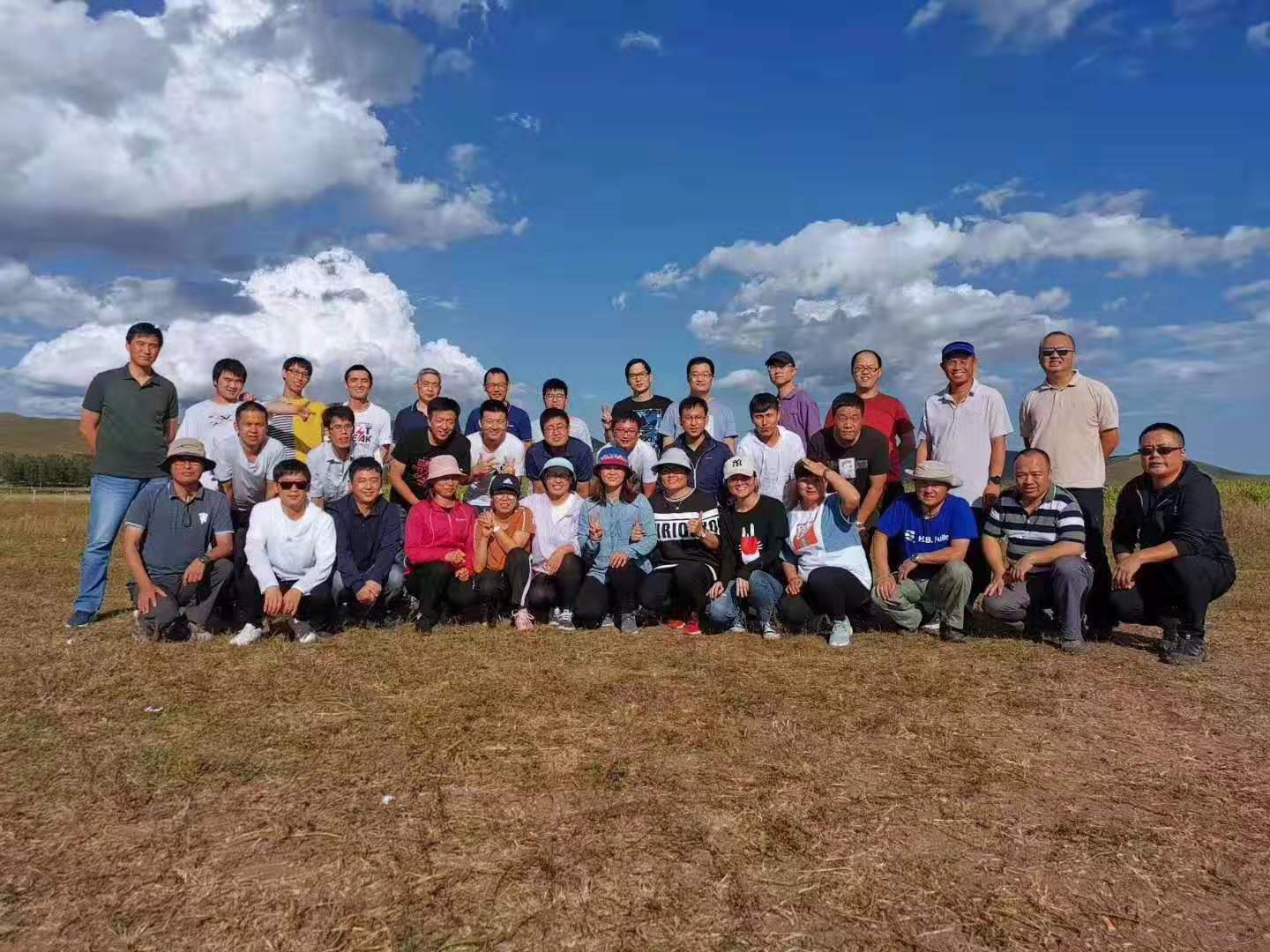 高總團(tuán)隊(duì)70人 壩上團(tuán)建拓展2日游