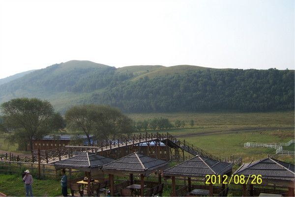 穿越壩上孤石軍馬場(chǎng)