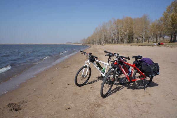 兩輛自行車 兩個(gè)人的壩上國(guó)慶騎行記